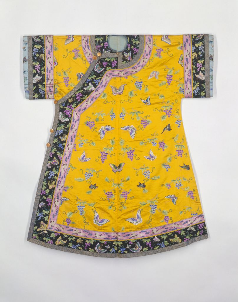 图片[1]-Bright yellow satin embroidered grape butterfly pattern shirt-China Archive